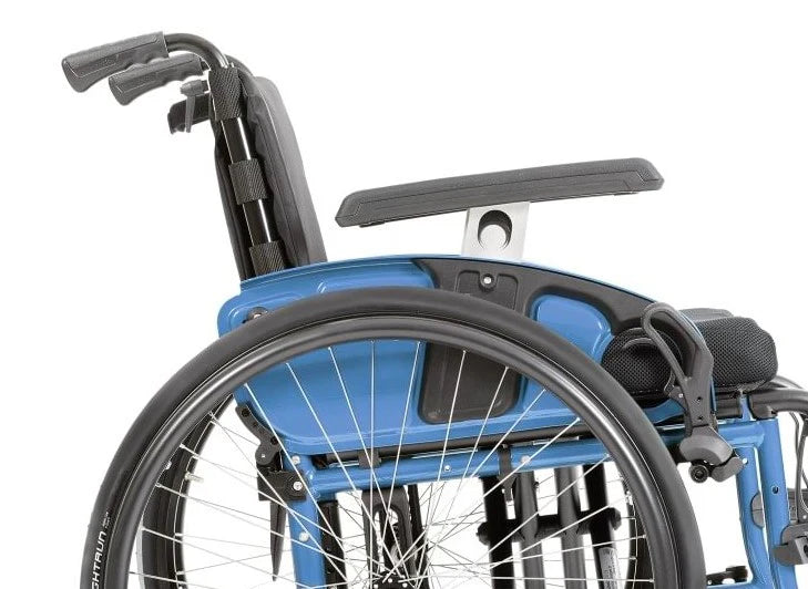 OTTOBOCK AVANTGARDE DV MANUAL FOLDING WHEELCHAIR